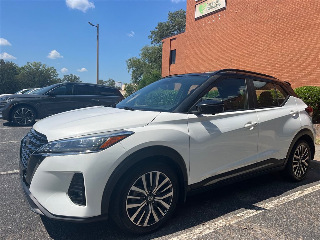 Used 2021 Nissan Kicks SR FWD image 17