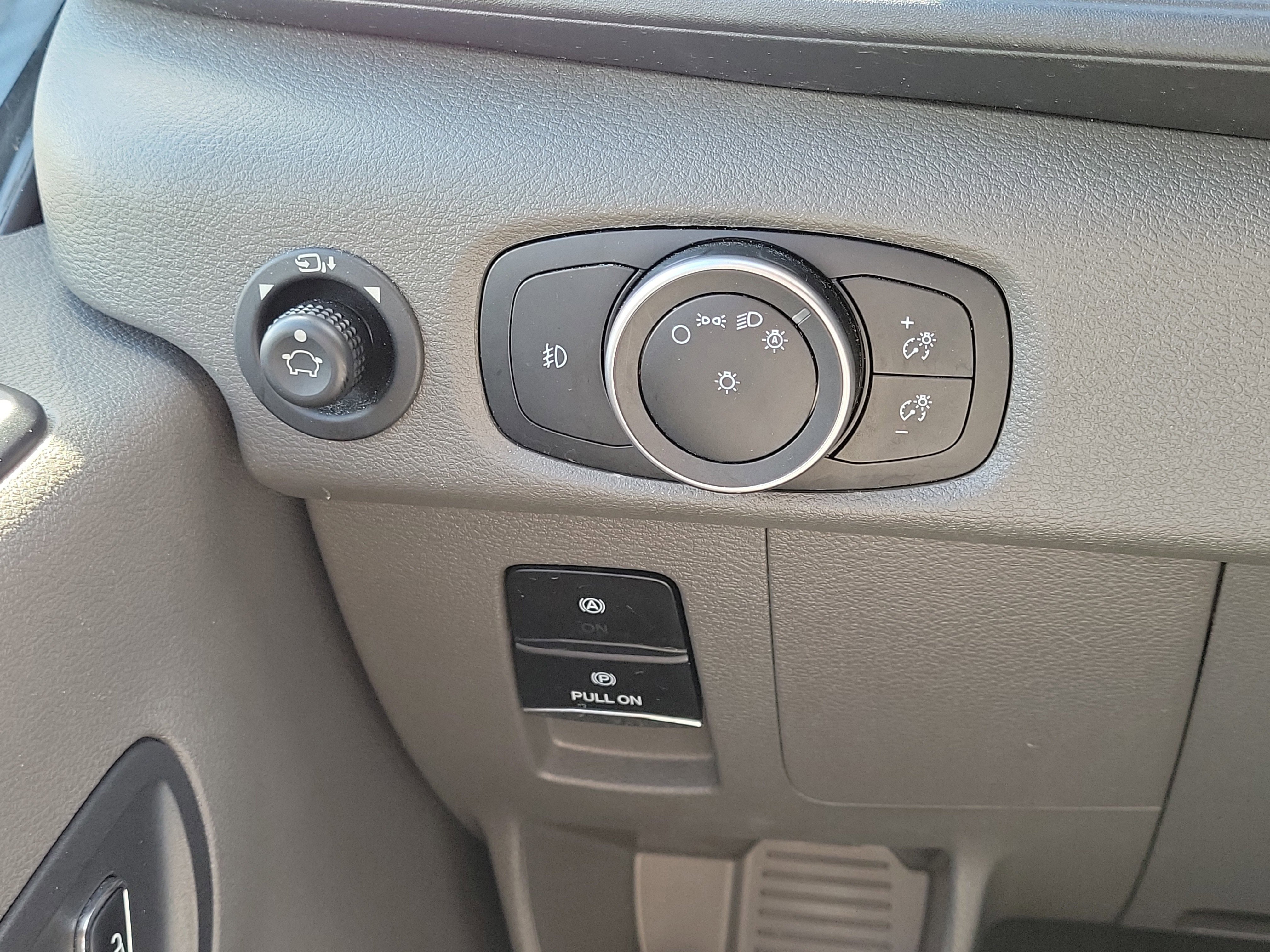 Used 2023 Ford Transit 350 XLT image 23