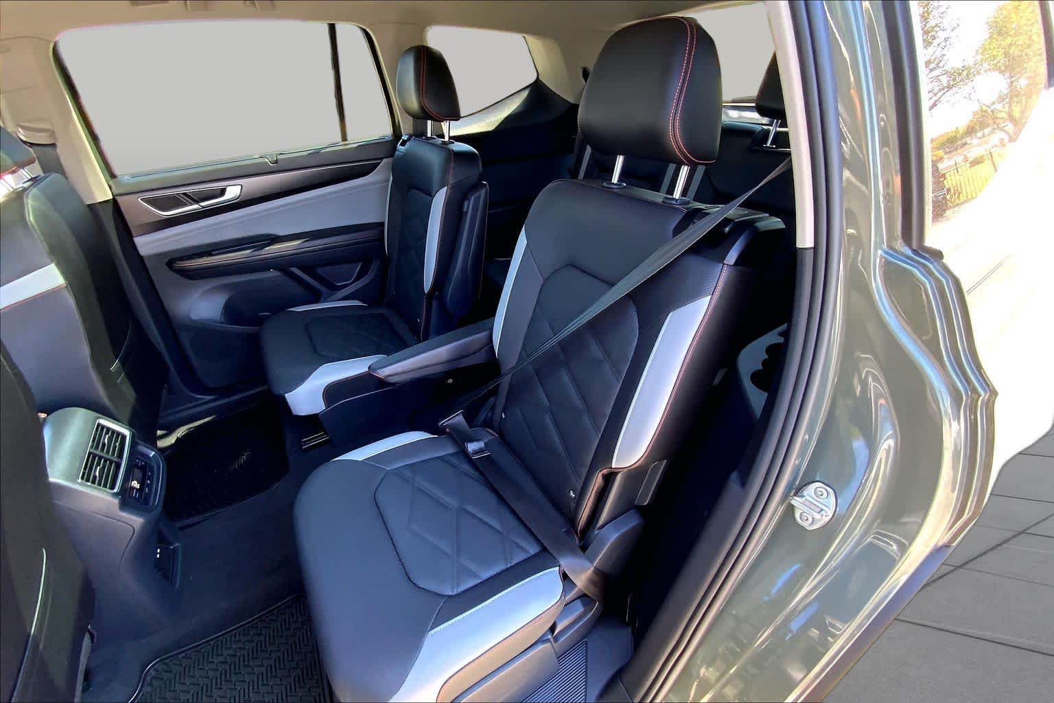 Used 2026 Volkswagen Atlas Peak Edition AWD/4WD image 19