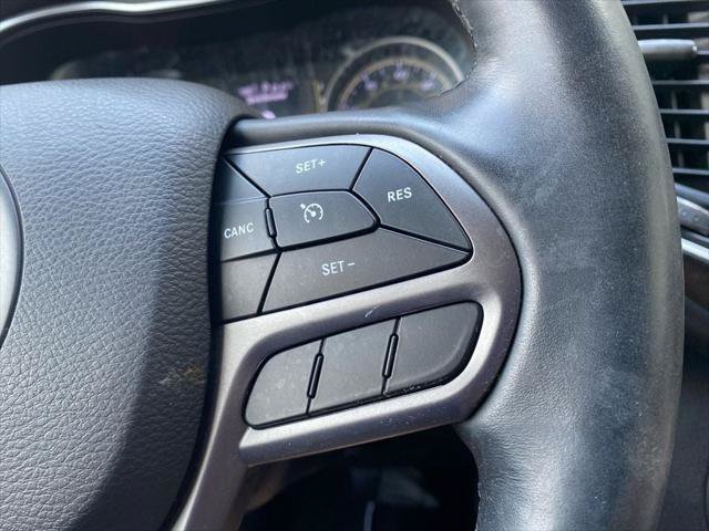Certified 2020 Jeep Cherokee Latitude Plus w/ Cold Weather Group AWD/4WD image 22