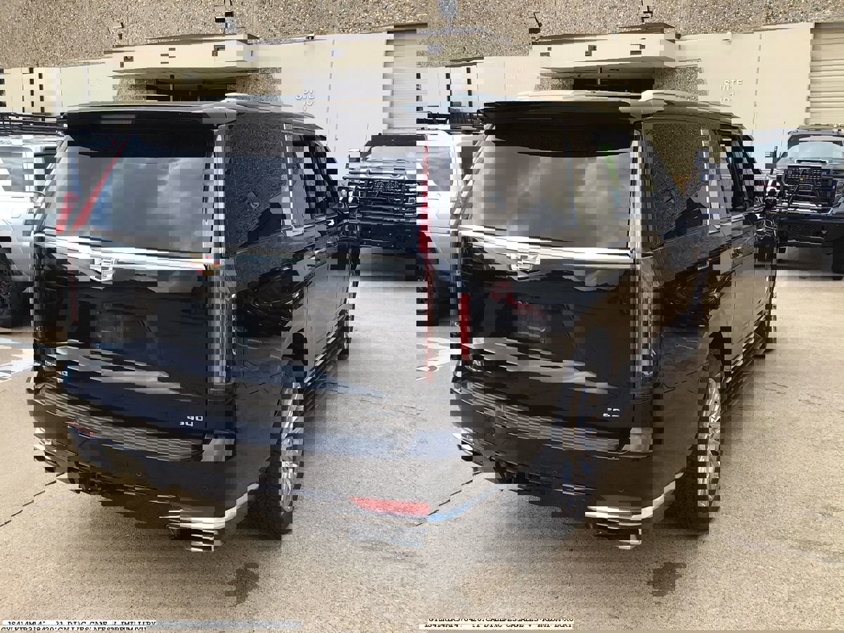 Used 2021 Cadillac Escalade ESV Premium Luxury w/ Driver Assist Tech Package AWD/4WD image 4