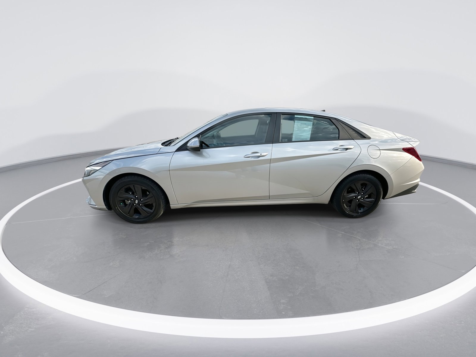 Used 2021 Hyundai Elantra SEL w/ Convenience Package image 5