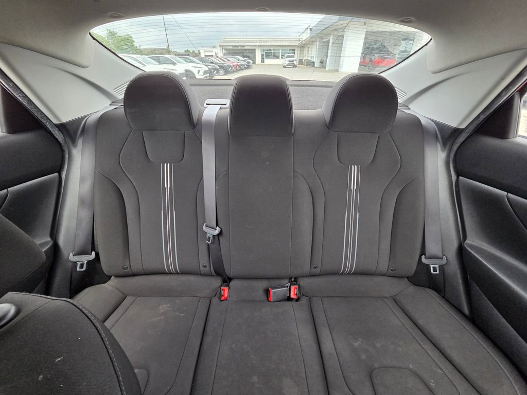 Used 2021 Hyundai Elantra SEL image 27