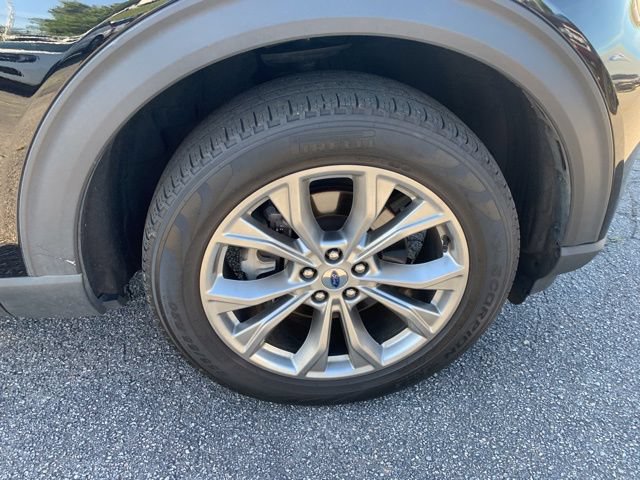 Used 2023 Ford Explorer XLT w/ Equipment Group 202A AWD/4WD image 40