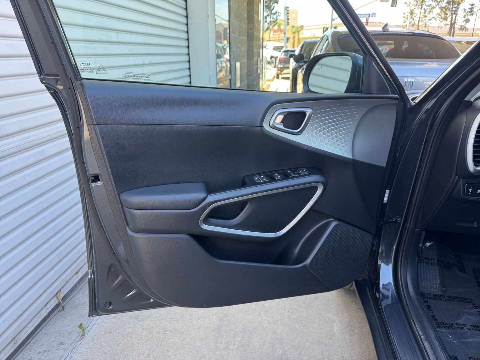 Used 2025 Kia Soul LX w/ LX Technology Package image 18