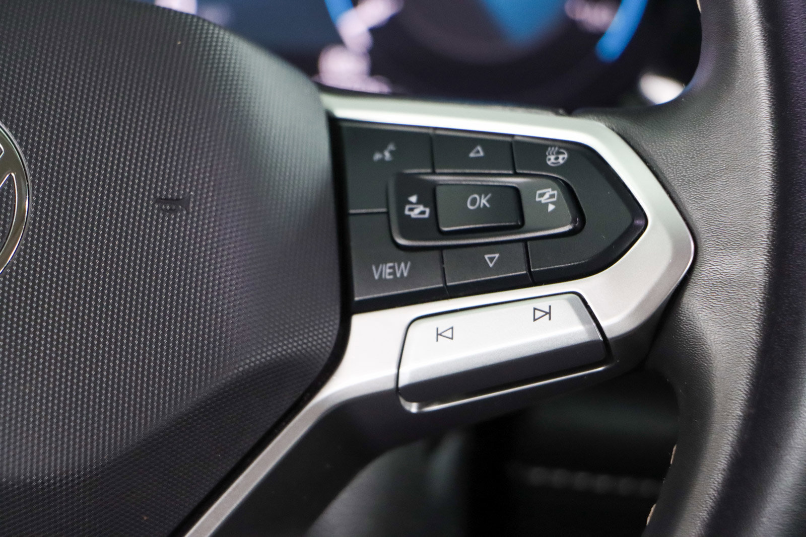 Used 2024 Volkswagen Atlas SE image 14