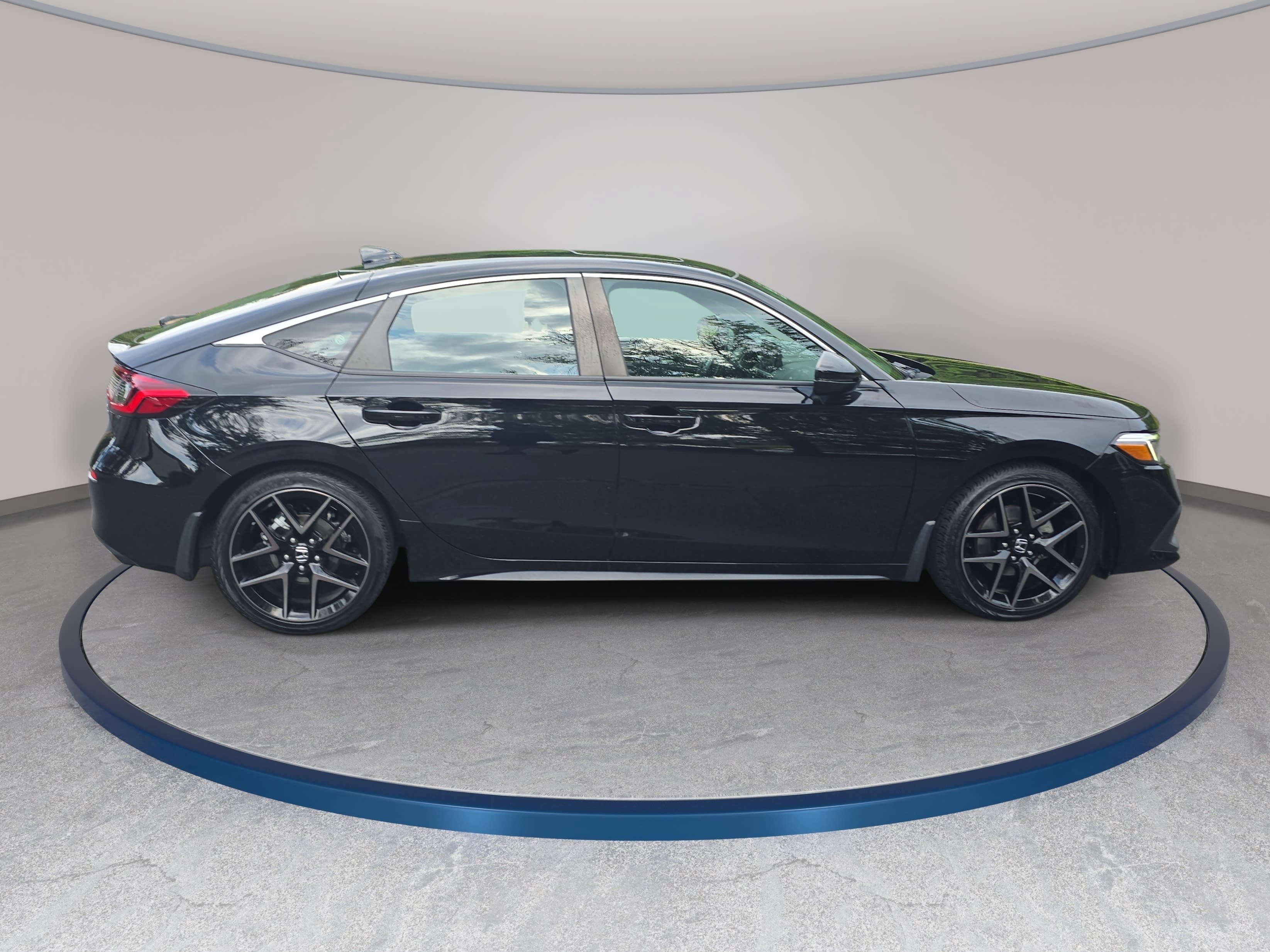Used 2024 Honda Civic Sport Touring image 4