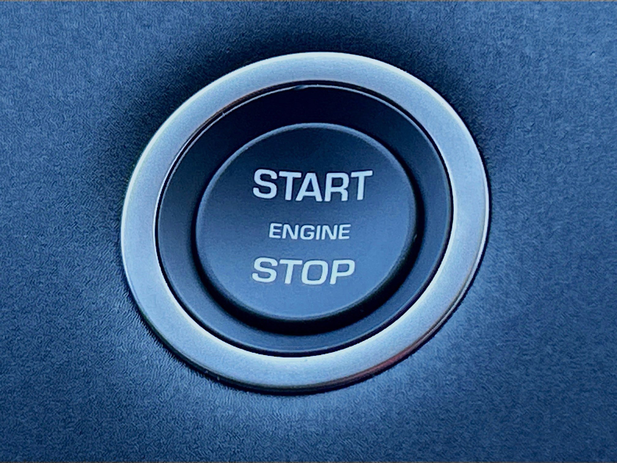 Used 2025 Land Rover Discovery Sport S image 25