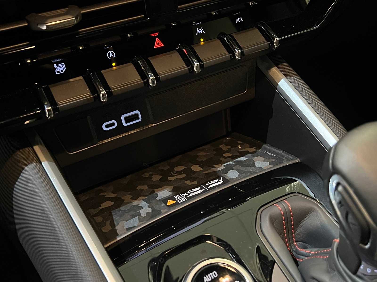 Used 2024 Chevrolet Colorado Z71 w/ Z71 Convenience Package 2 image 27