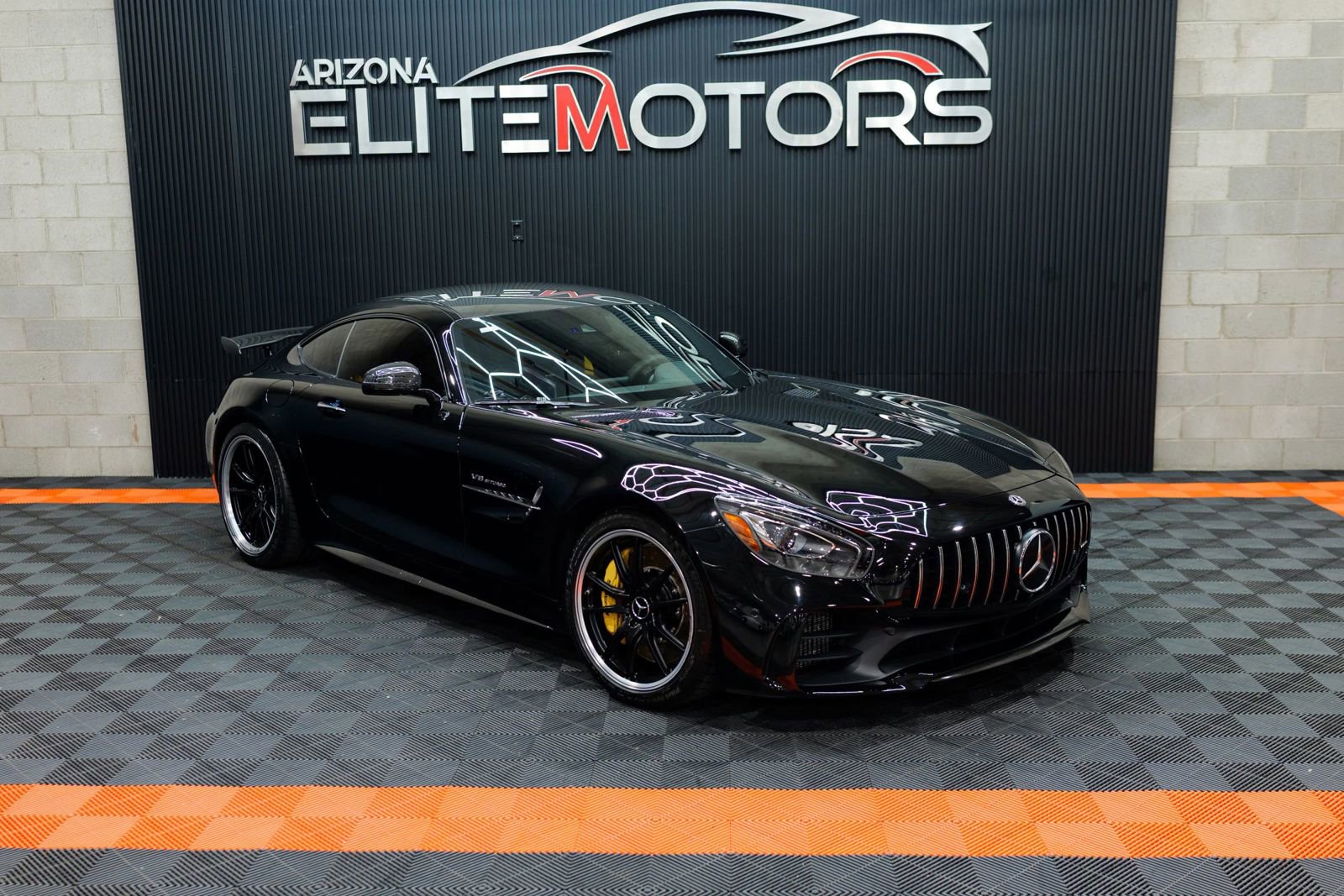 Used 2018 Mercedes-Benz AMG GT R image 3
