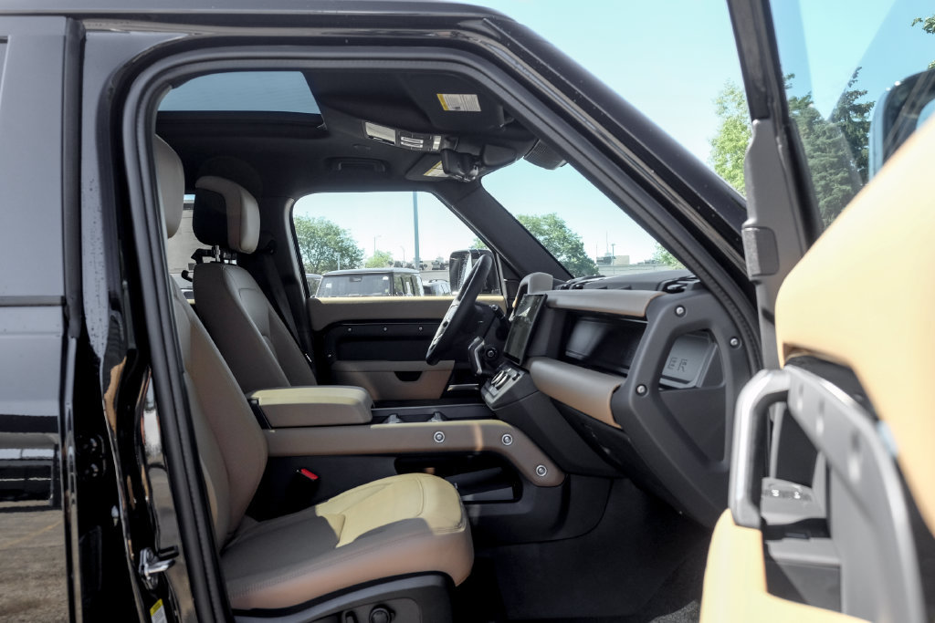 New 2026 Land Rover Defender 110 X-Dynamic SE AWD/4WD image 22