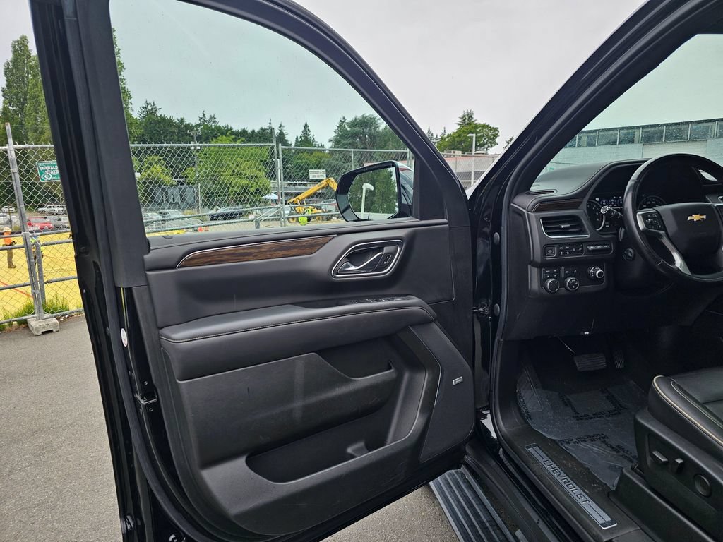 Used 2021 Chevrolet Suburban Premier AWD/4WD image 22