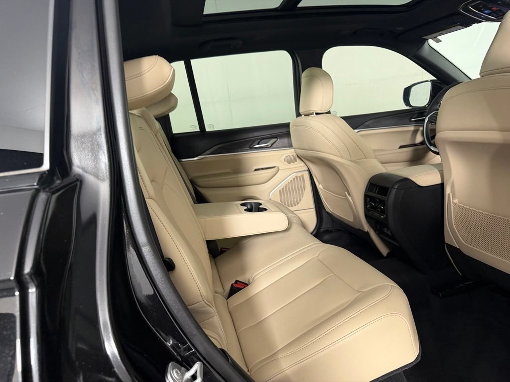 Used 2025 Jeep Grand Cherokee Limited 4xe AWD/4WD image 28