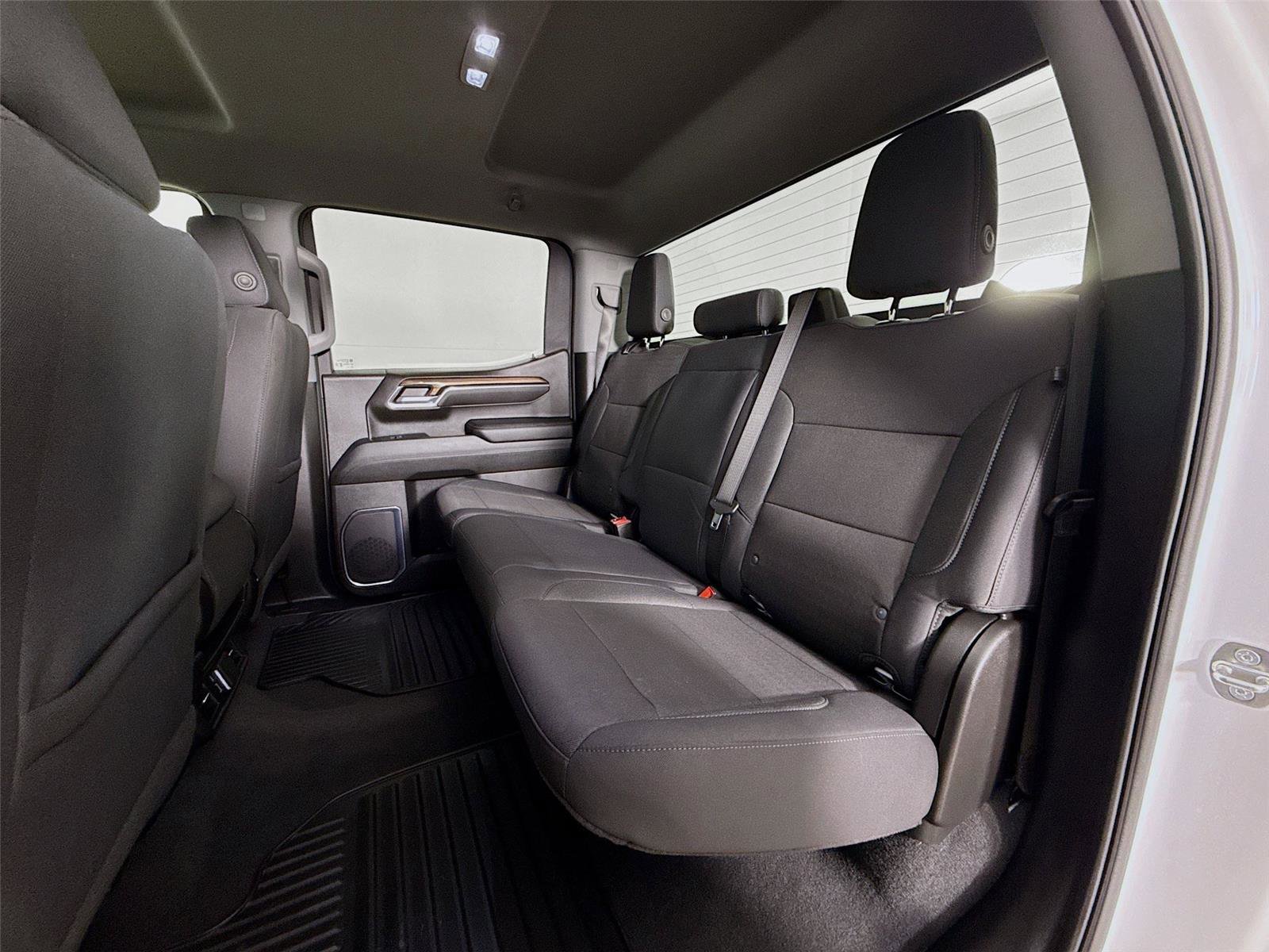 Used 2024 Chevrolet Silverado 1500 LT image 23