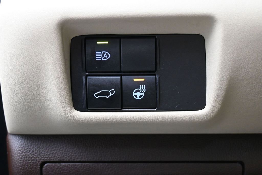 Used 2022 Toyota Highlander Limited AWD/4WD image 19