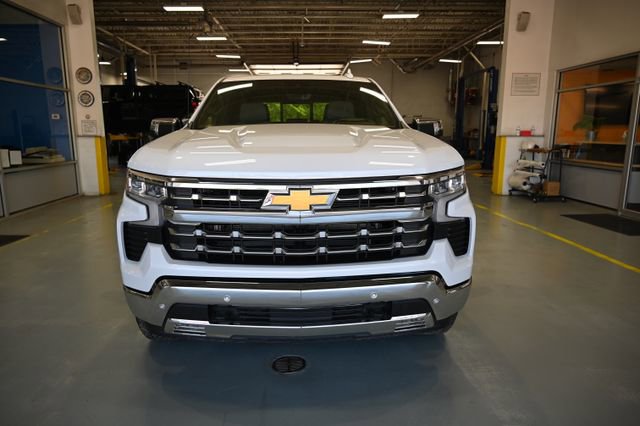 New 2026 Chevrolet Silverado 1500 LTZ w/ LTZ Premium Package AWD/4WD image 2