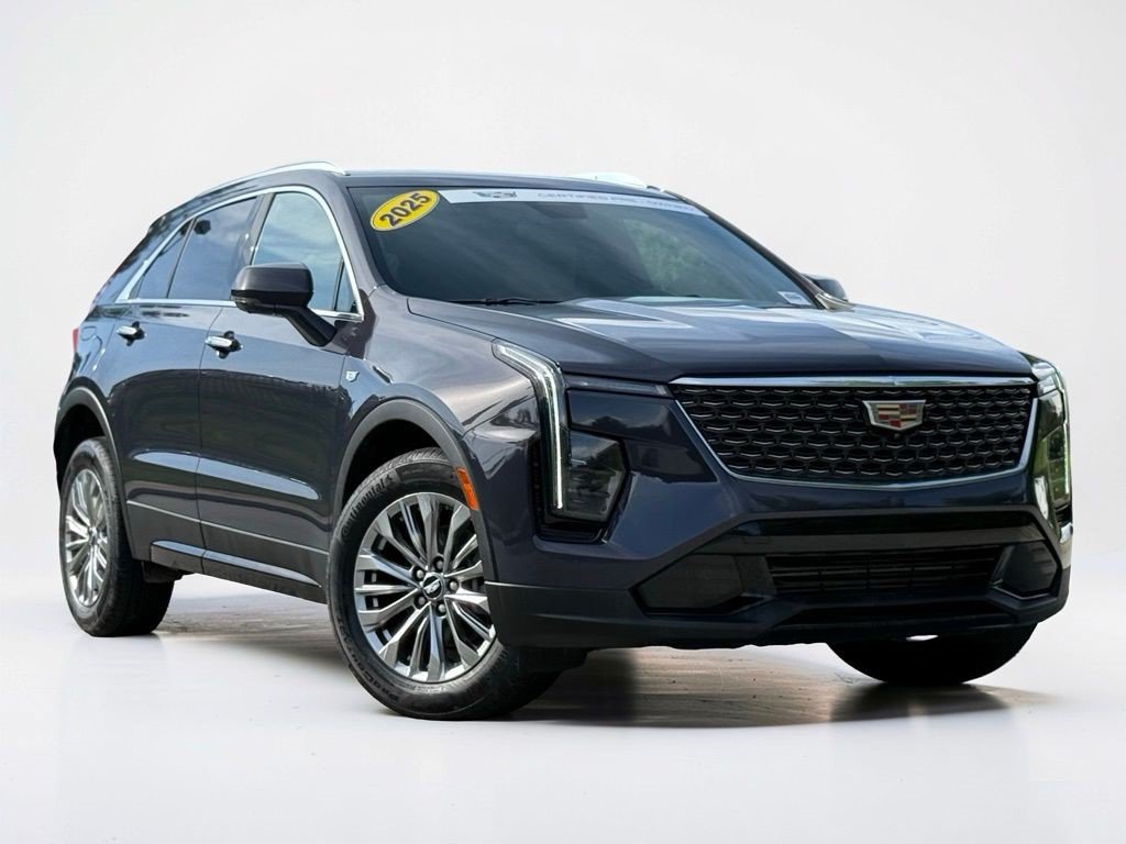 Certified 2025 Cadillac XT4 Premium Luxury FWD image 2