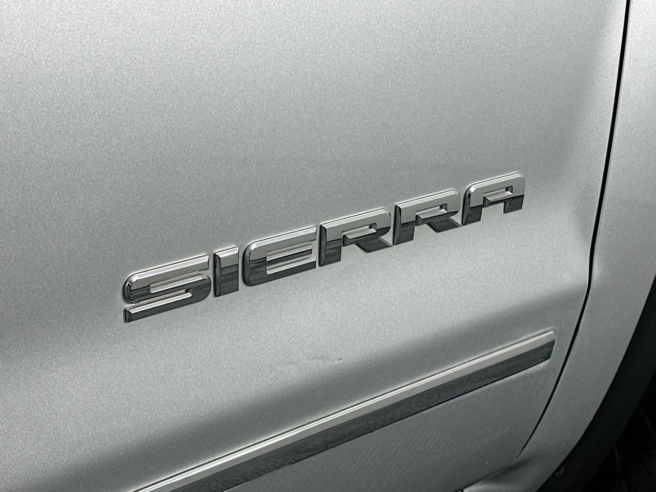 Used 2018 GMC Sierra 1500 SLT w/ SLT Premium Package AWD/4WD image 33