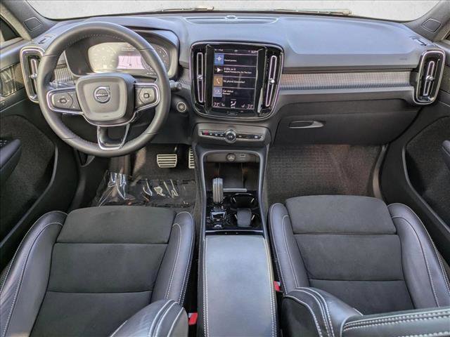 Used 2022 Volvo XC40 T5 R-Design w/ Climate Package AWD/4WD image 19