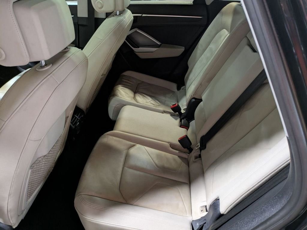 Used 2020 Audi Q3 2.0T Premium image 22