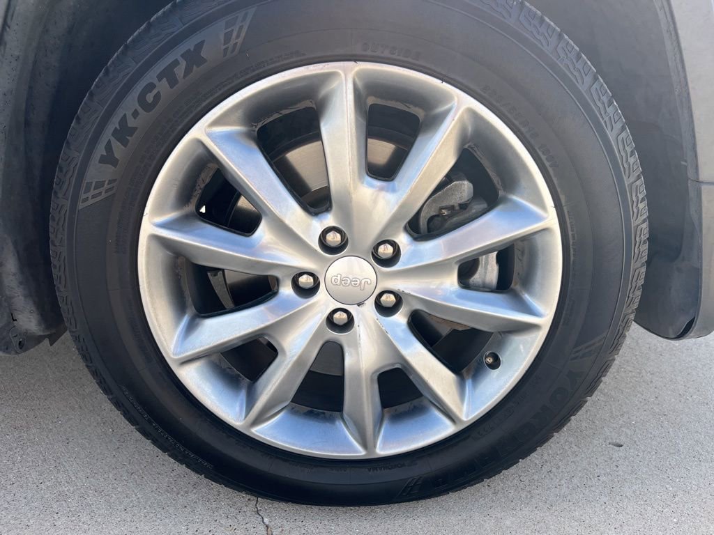 Used 2018 Jeep Cherokee Limited image 8