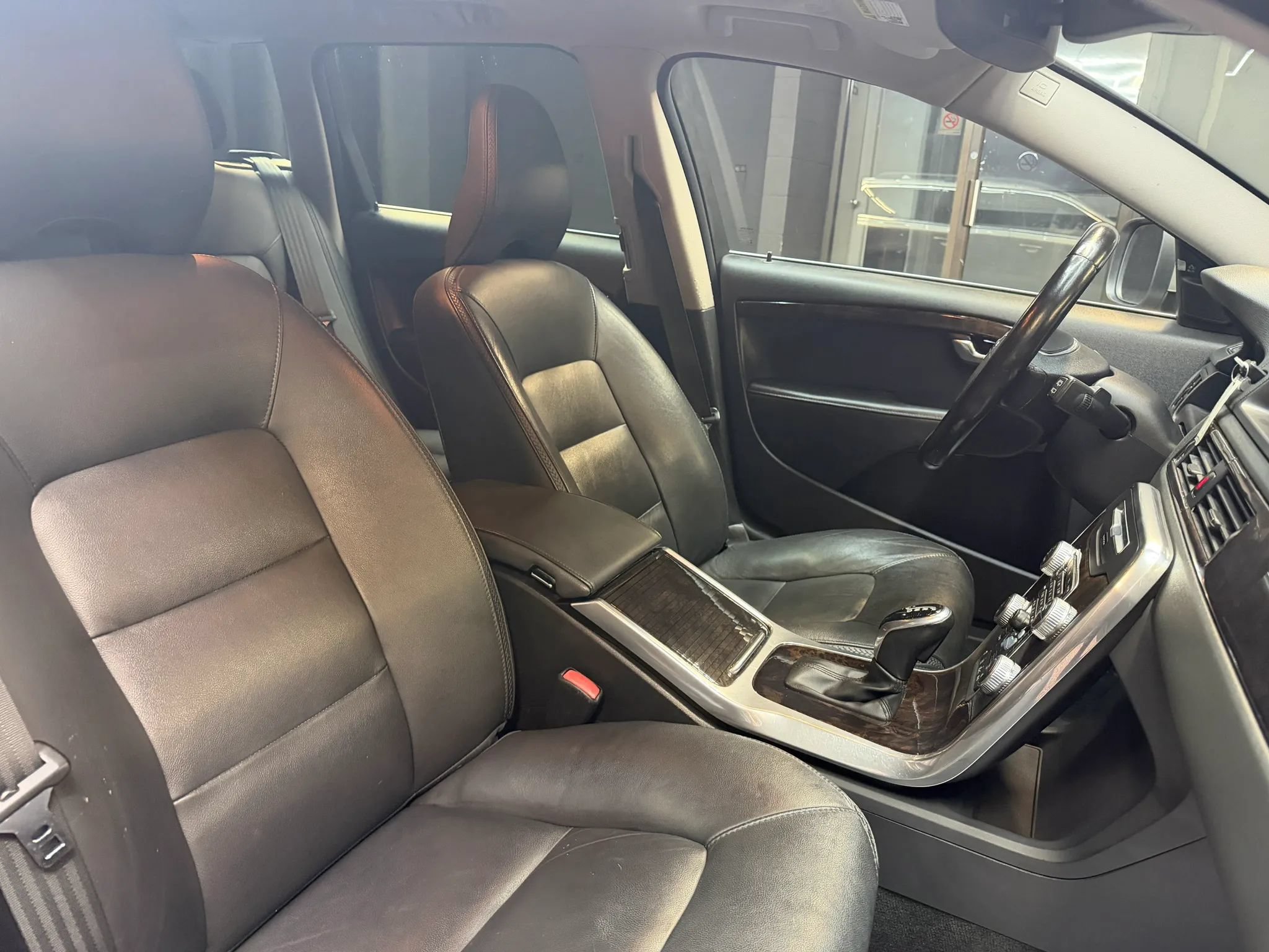 Used 2016 Volvo XC70 T5 Platinum w/ Protection Package AWD/4WD image 28