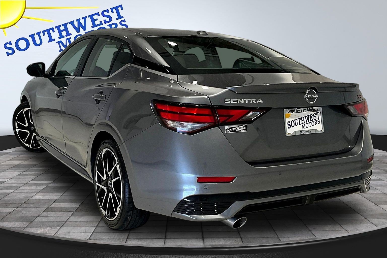 Used 2024 Nissan Sentra SR w/ SR Premium Package FWD image 5