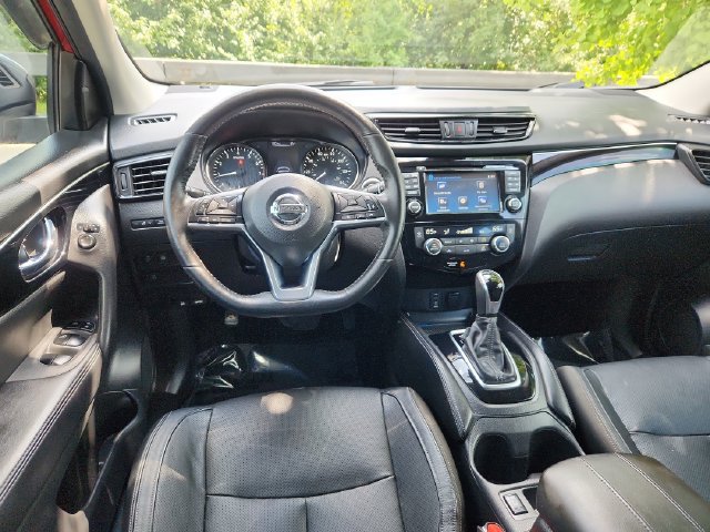 Used 2018 Nissan Rogue Sport SL w/ SL Premium Package FWD image 34