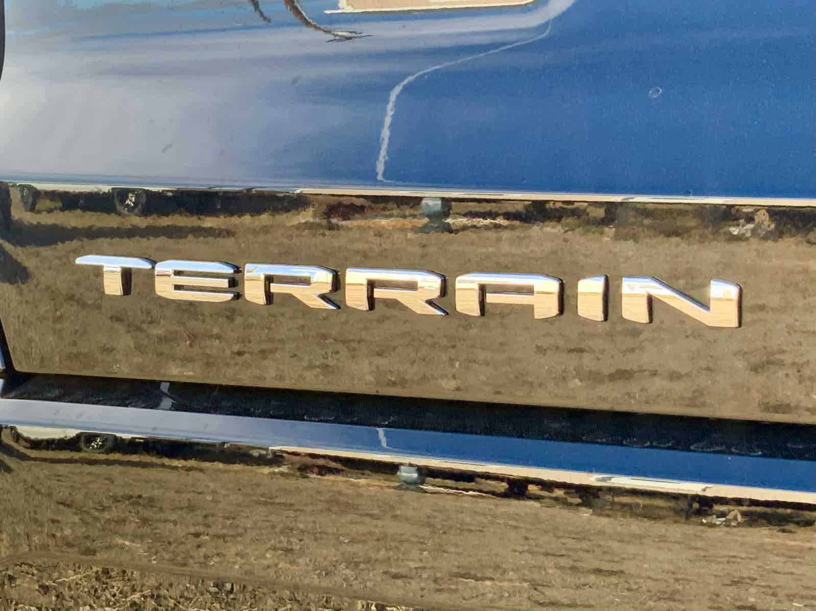 New 2026 GMC Terrain AT4 w/ LPO, Black Badging Package image 21