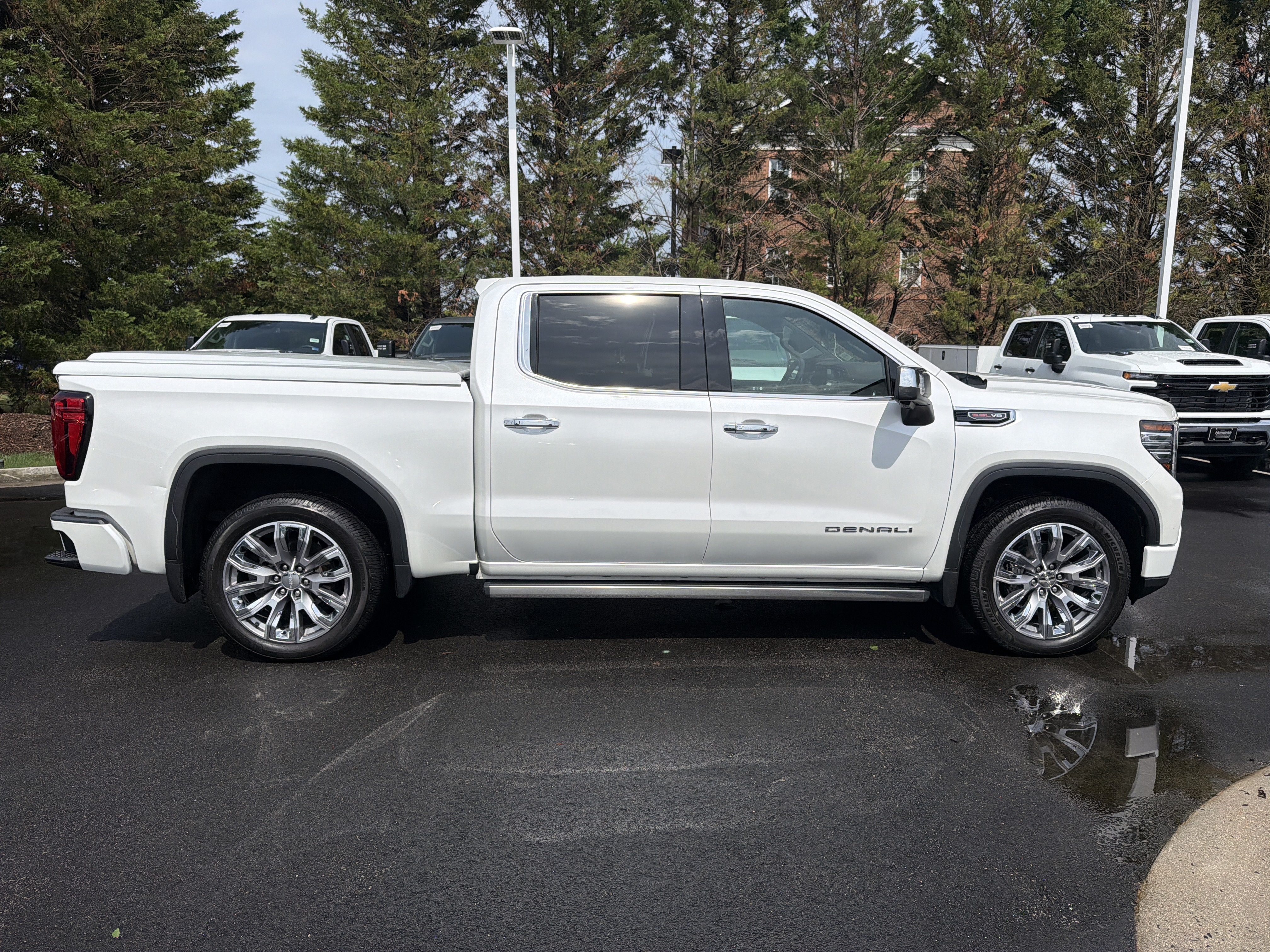 Used 2023 GMC Sierra 1500 Denali AWD/4WD image 11
