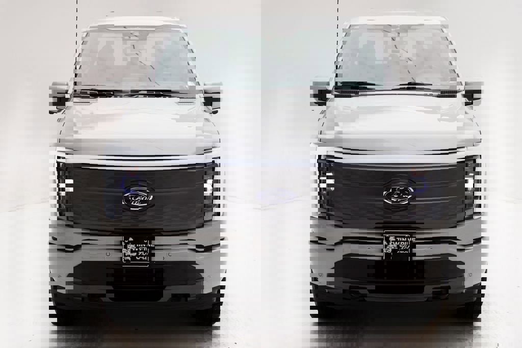 Used 2023 Ford F150 Lightning Lariat w/ Max Trailer Tow Package image 5