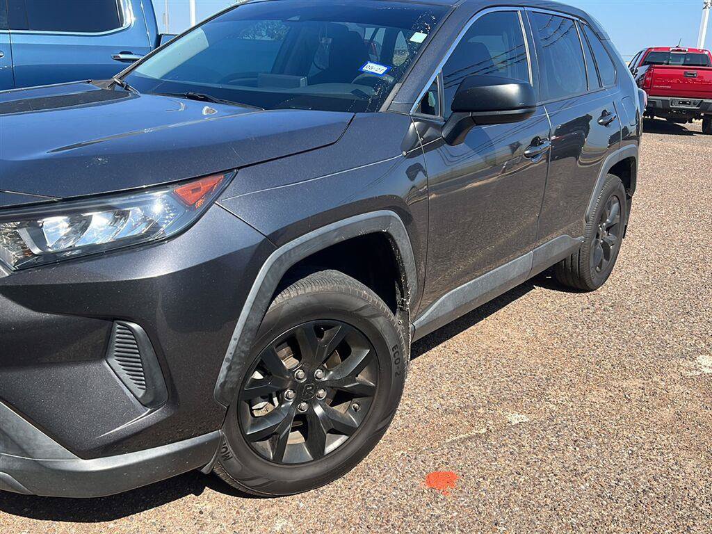 Used 2022 Toyota RAV4 LE FWD image 6