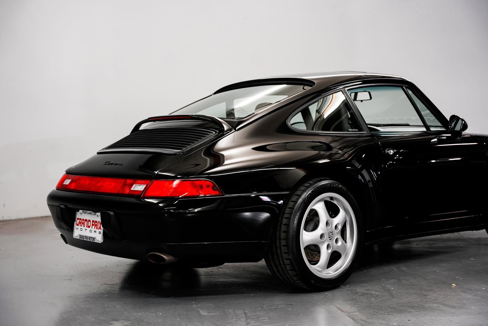 Used 1995 Porsche 911 Carrera RWD image 36