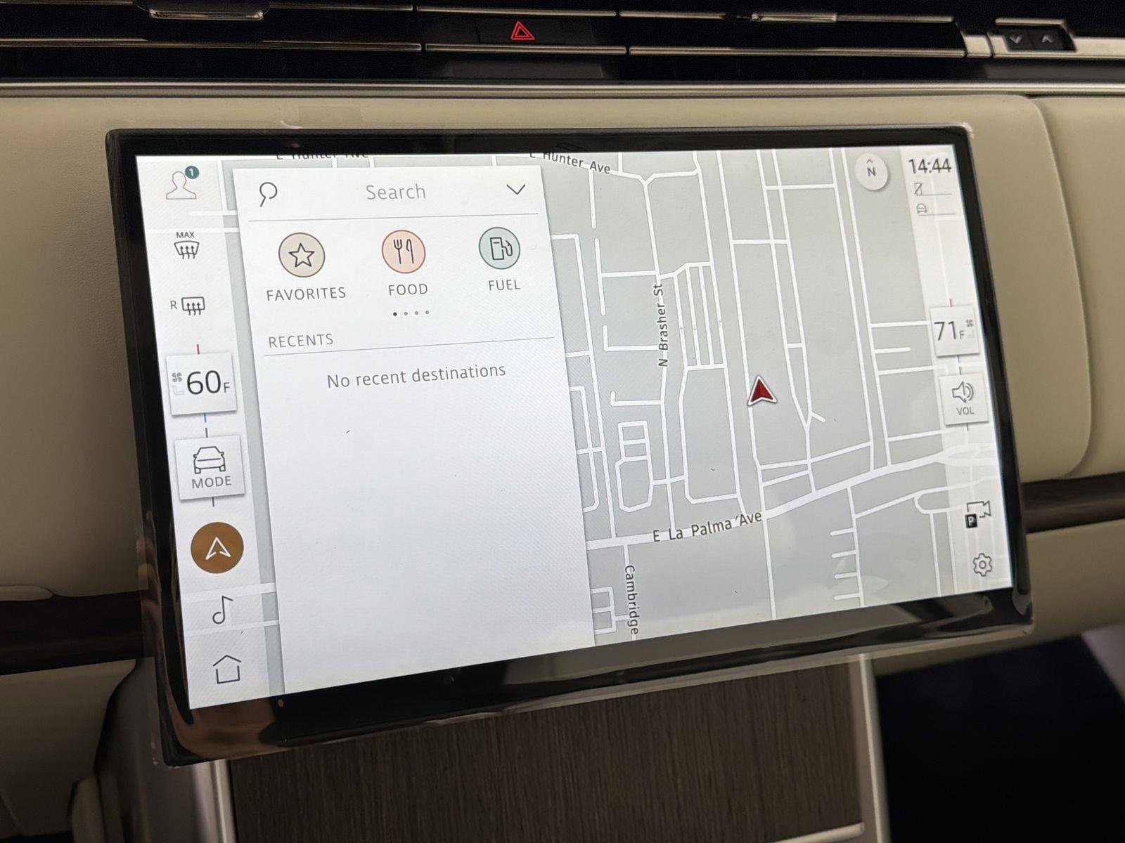 New 2025 Land Rover Range Rover SE image 14