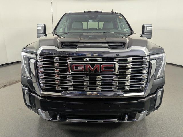 Used 2024 GMC Sierra 3500 Denali w/ Denali Reserve Package image 3
