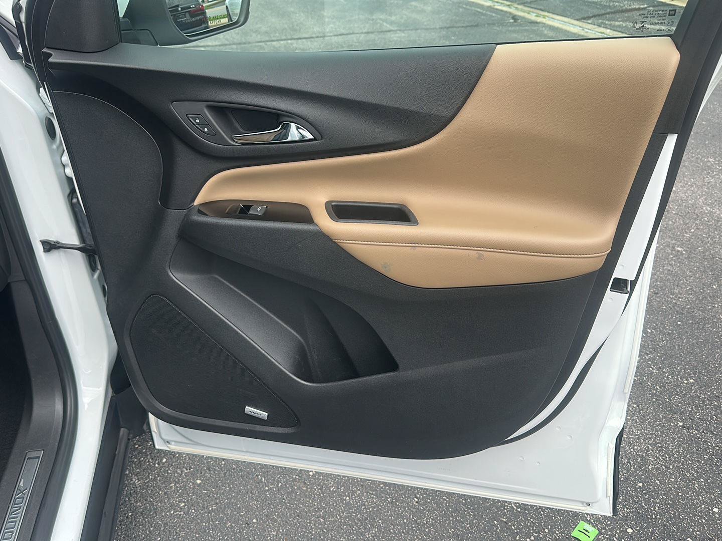 Used 2022 Chevrolet Equinox Premier AWD/4WD image 10