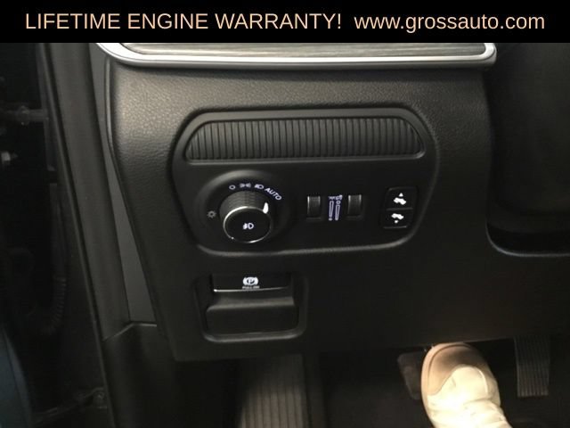 Certified 2024 Jeep Wagoneer L Series II AWD/4WD image 17