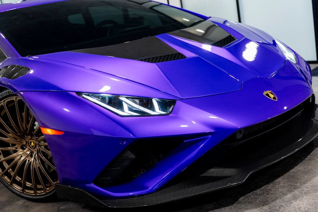 Used 2021 Lamborghini Huracan EVO RWD image 12
