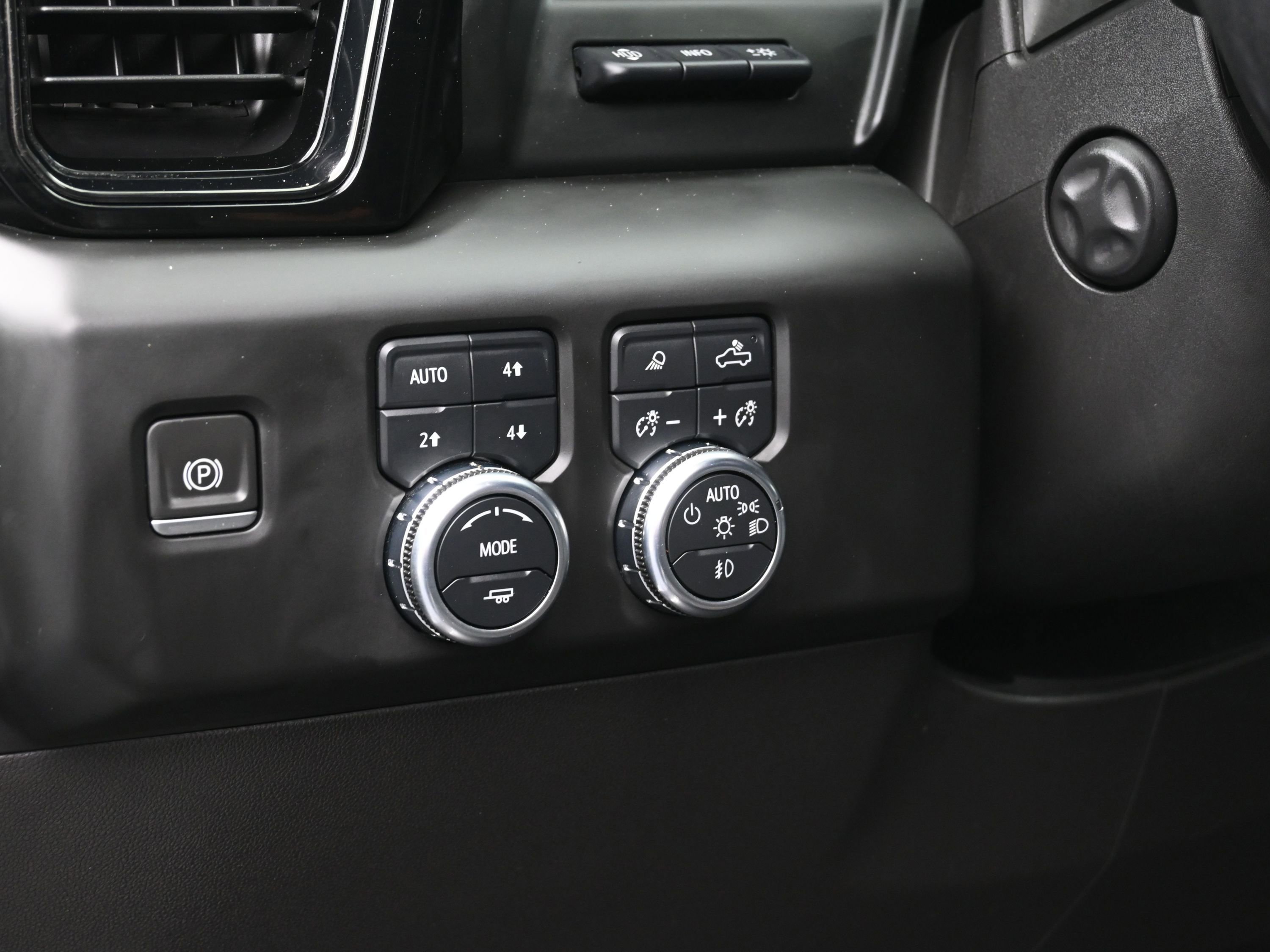 Used 2022 GMC Sierra 1500 AT4 w/ AT4 Premium Package image 22