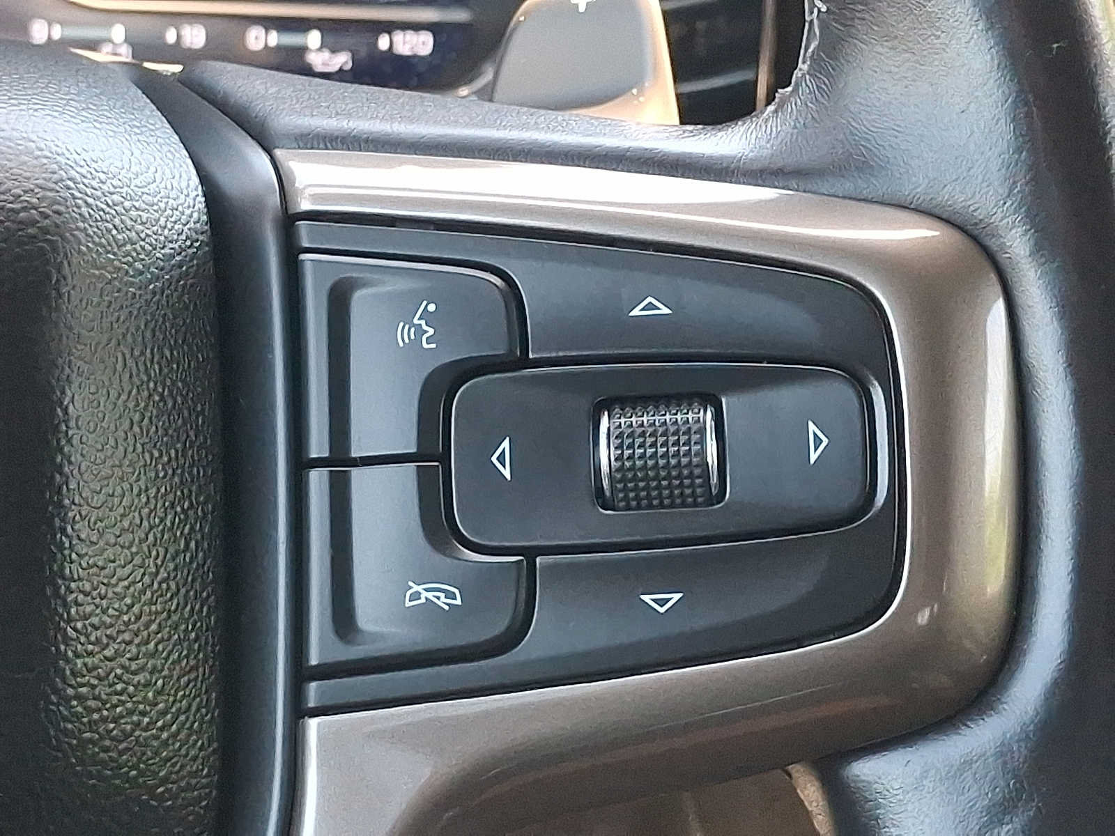 Used 2023 Chevrolet Silverado 1500 High Country w/ High Country Premium Package AWD/4WD image 22