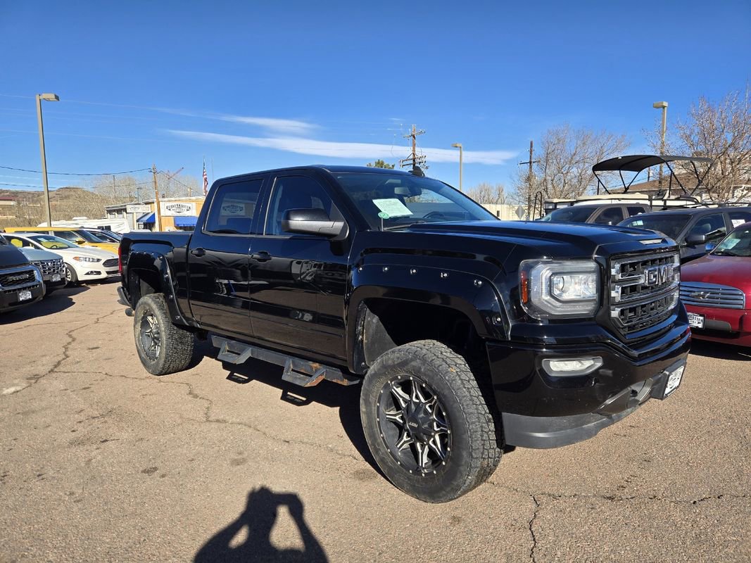 Used 2018 GMC Sierra 1500 SLE w/ SLE Value Package AWD/4WD image 2