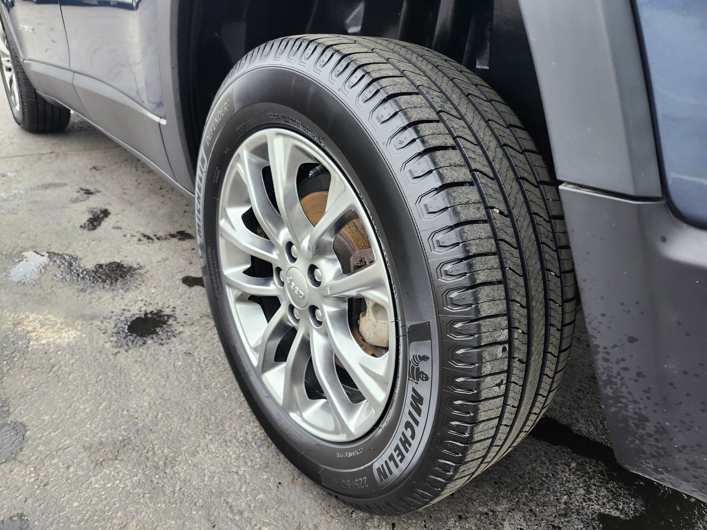 Used 2021 Jeep Cherokee Latitude Plus image 31