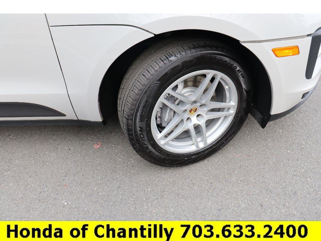 Used 2021 Porsche Macan image 32