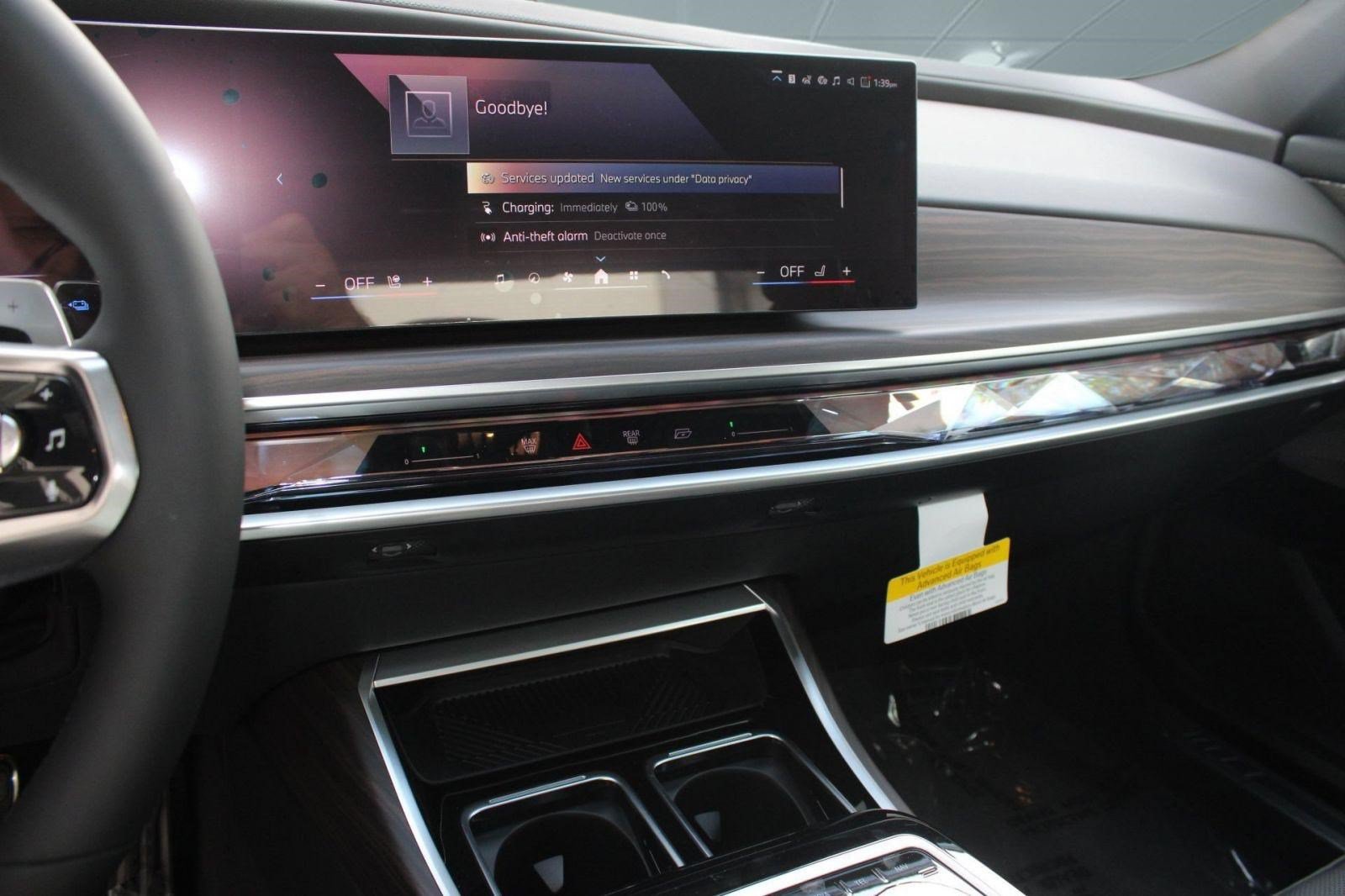 Used 2026 BMW 750e xDrive AWD/4WD image 17