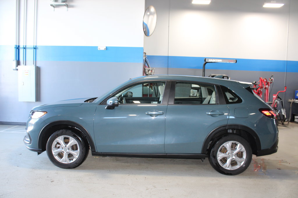 Certified 2024 Honda HR-V LX image 9