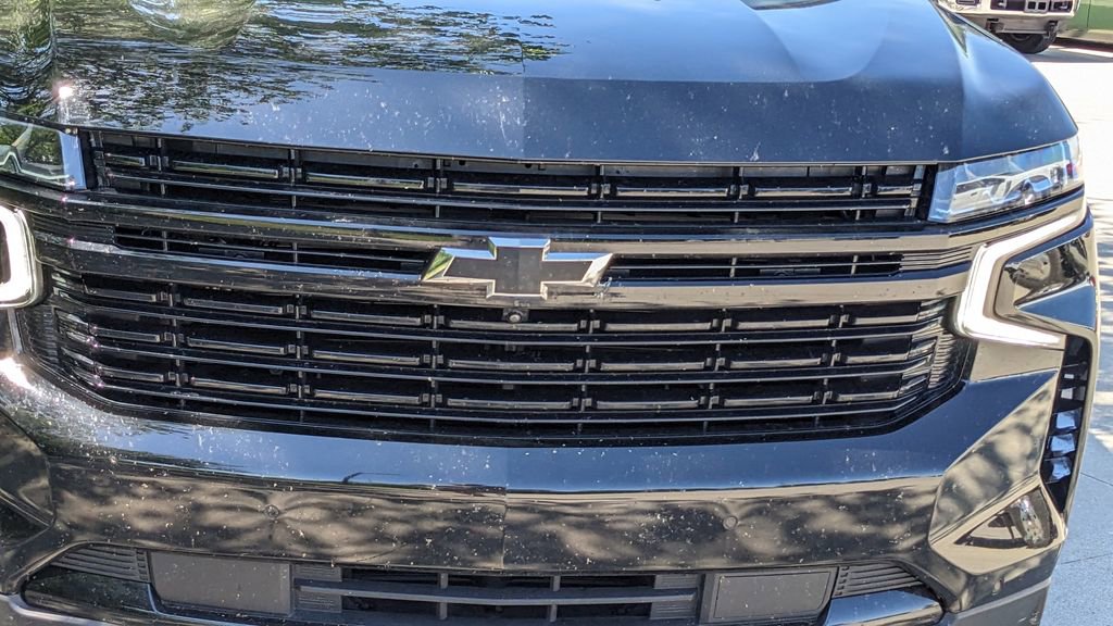 Used 2024 Chevrolet Suburban RST w/ Luxury Package AWD/4WD image 9