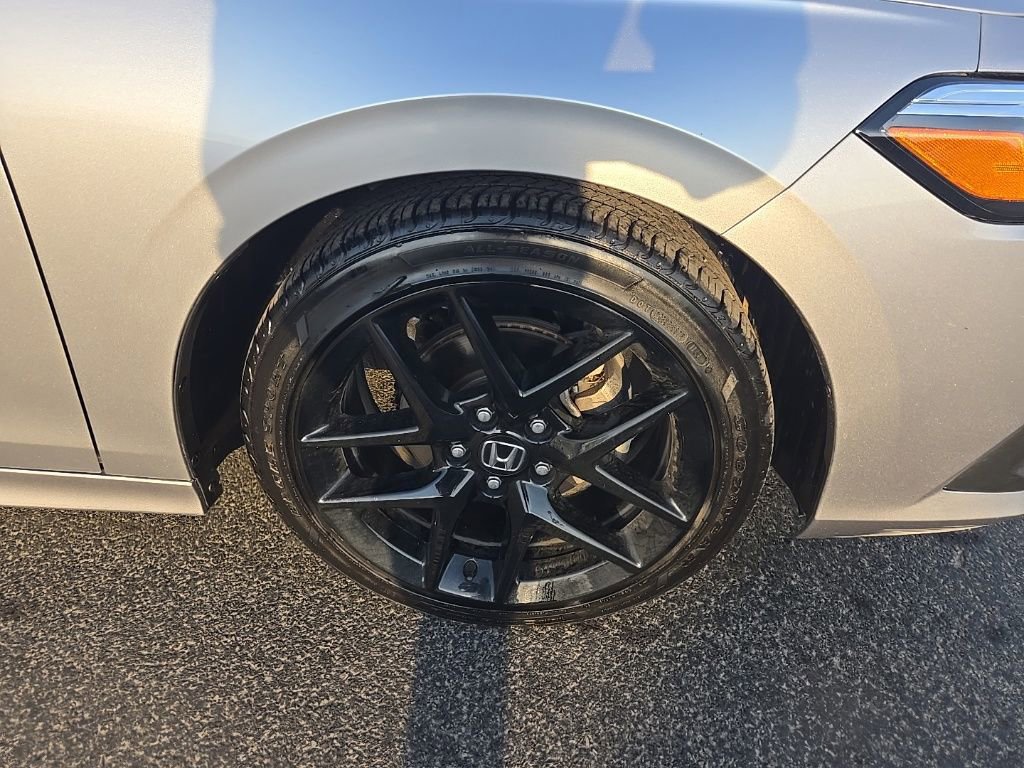 Used 2025 Honda Accord Sport image 9