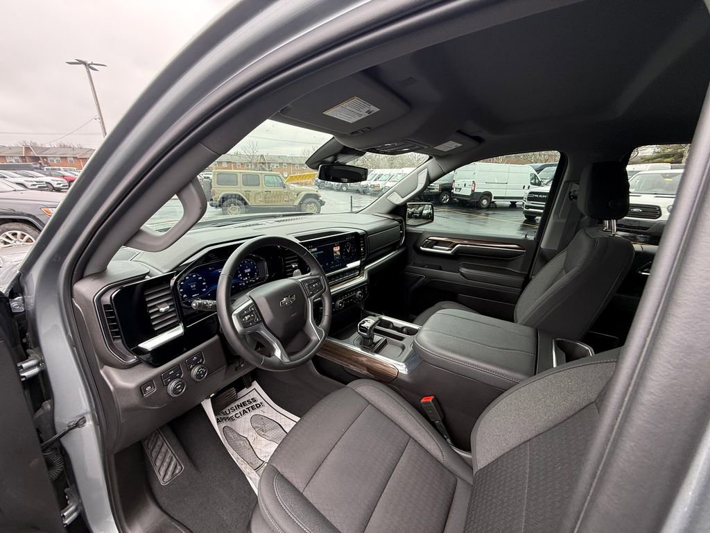 Used 2023 Chevrolet Silverado 1500 RST w/ Redline Edition image 11