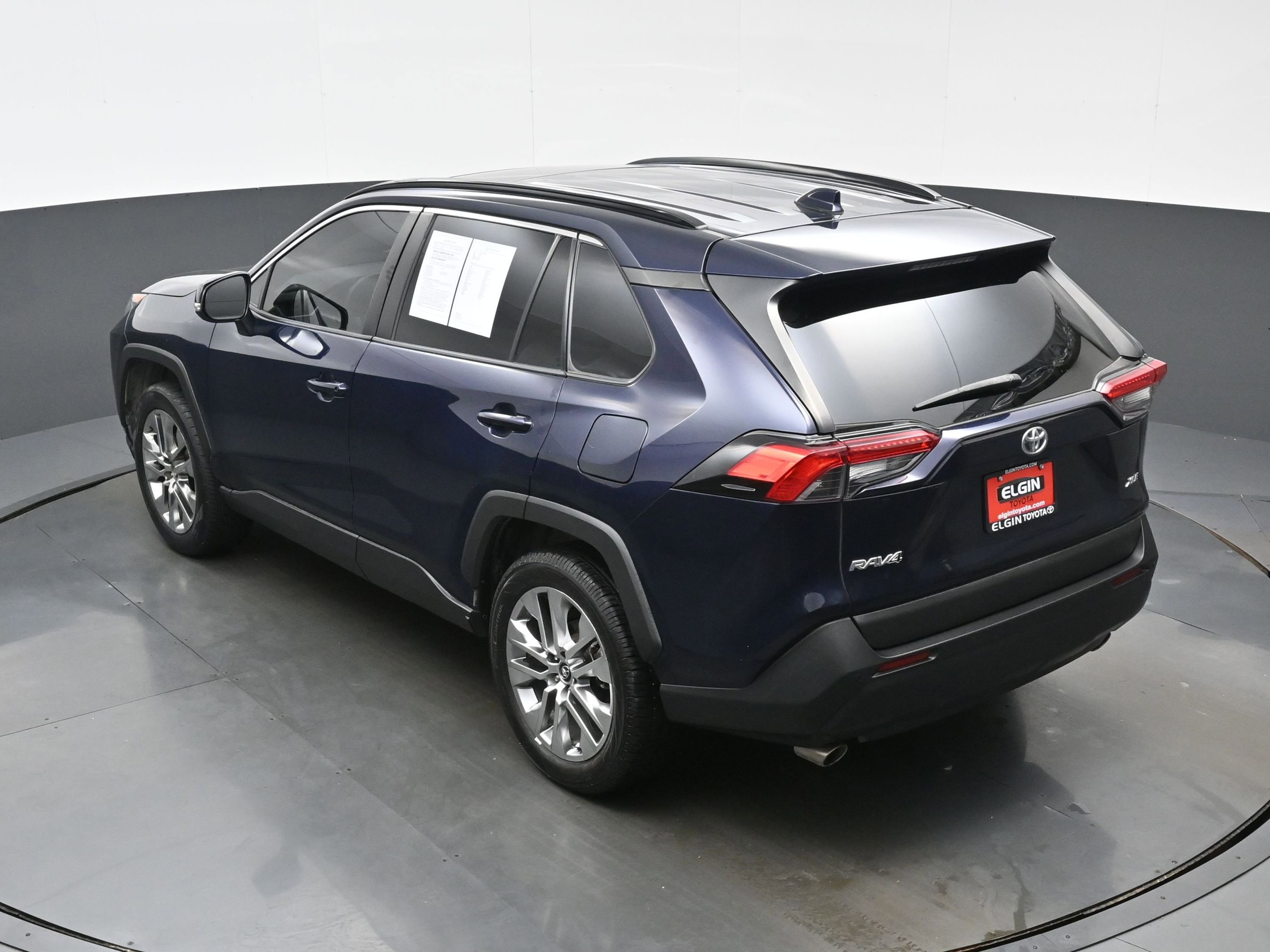 Used 2020 Toyota RAV4 XLE Premium FWD image 38