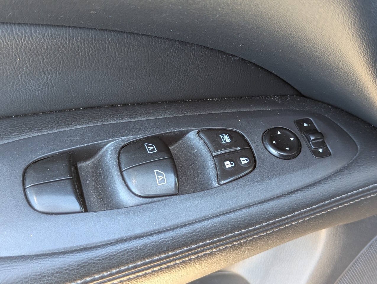Used 2016 Nissan Pathfinder SL w/ SL Premium Package AWD/4WD image 28
